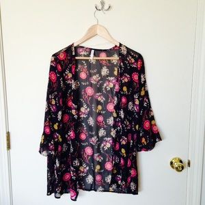 Last Chance! Floral kimono